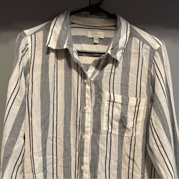 ❤️Lucky Brand - White and Gray Casual Button Down Shirt (Size M) - Picture 6 of 12